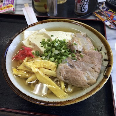 昼は沖縄そば、夜は泡盛。沖縄旅行で食べたものまとめ image 2