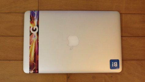 USキーボードぉ…。MacBook Airのレインボーキーボードシールが届いたので貼り付けた image 5